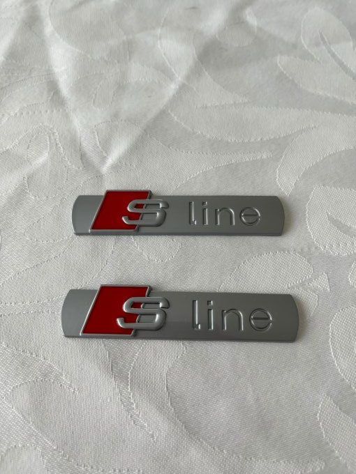 2 logo s line ailes coffre AUDI chrome mat